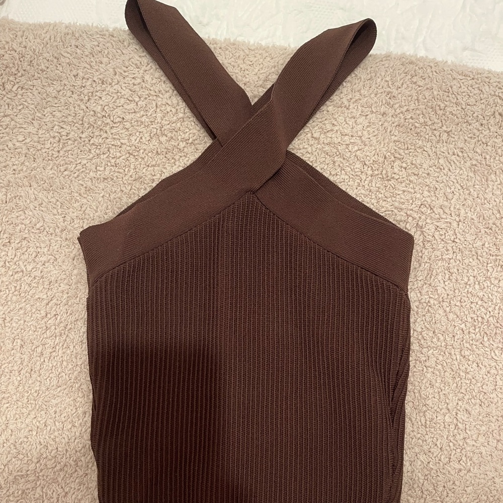 Babaton
Sculpt Knit Criss Cross Cropped Tank
